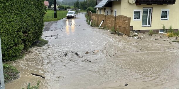 Unwetter fegen über Steiermark 1 000 Feuerwehrleute im Einsatz