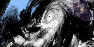 Heftiger Pazifik-Hurrikan "Hilary" 