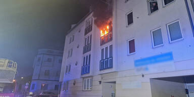 Zimmerbrand in Wien: Spektakuläre Rettungs-Aktion