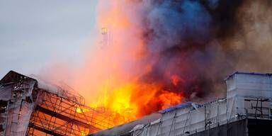 Kopenhagens Börse brennt lichterloh - Gebäude evakuiert
