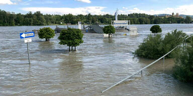 7 Meter! Donau-Hochwasser bedroht Linz & NÖ