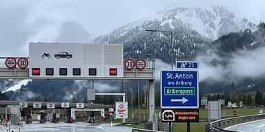 Schnee-Chaos: Komplett-Sperre am Arlberg - Tunnel nur kurz geöffnet