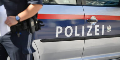 Bewaffneter Banküberfall in Innsbruck: Täter auf der Flucht 