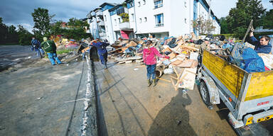 Nach Jahrhundert-Hochwasser: Schäden "gewaltig"