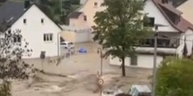 Zerstörung und Überflutungen in ganz Deutschland