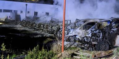 Brandanschlag auf 12 E-Transporter traf Amazon-Flotte