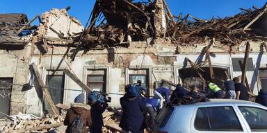 Eingestürzte Häuser Kroatien c twitter @_antens.jpg