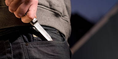 Messerattacke in Park: 26-Jähriger in Lebensgefahr