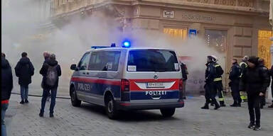 Feuer-Alarm am Graben vor Louis Vuitton-Shop 