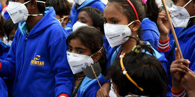 Schüler Smog Indien