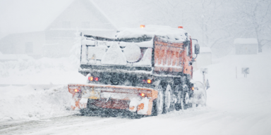 Ein halber Meter! Schnee-Walze rollt über Österreich