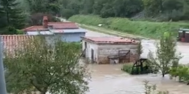 Sintflutregen setzt ganzen Ort in Kroatien unter Wasser