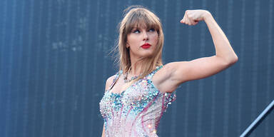 Taylor Swift GettyImages-2014753826.jpg