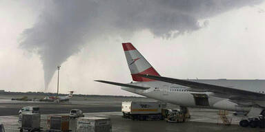 Tornado Flughafen Wien Schwechat 10. Juli 2017 AUA Flugzeug