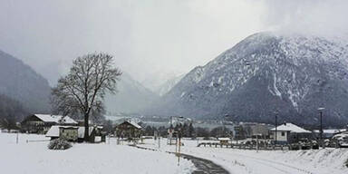Schneelandschaft am Achensee in Tirol 