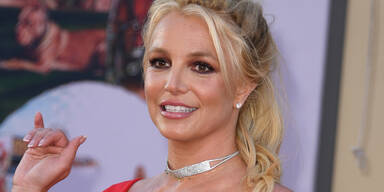 Große Sorge um Britney: Sie wurde von Sanitätern aus Luxushotel gebracht