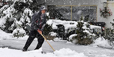 Schneeschaufeln in Gries am Brenner