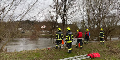 Kajak-Fahrer aus Hochwasser gerettet