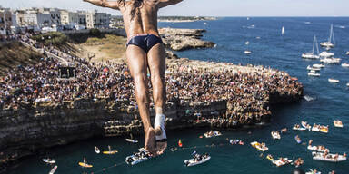 Die Teilnehmer bei der Red Bull Cliff Diving World Series sorgen für sensationelle Bilder