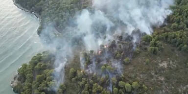 Waldbrand in der Bucht von San Felice