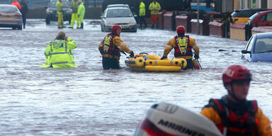 Rettungskräfte sind in Wales im Dauereinsatz